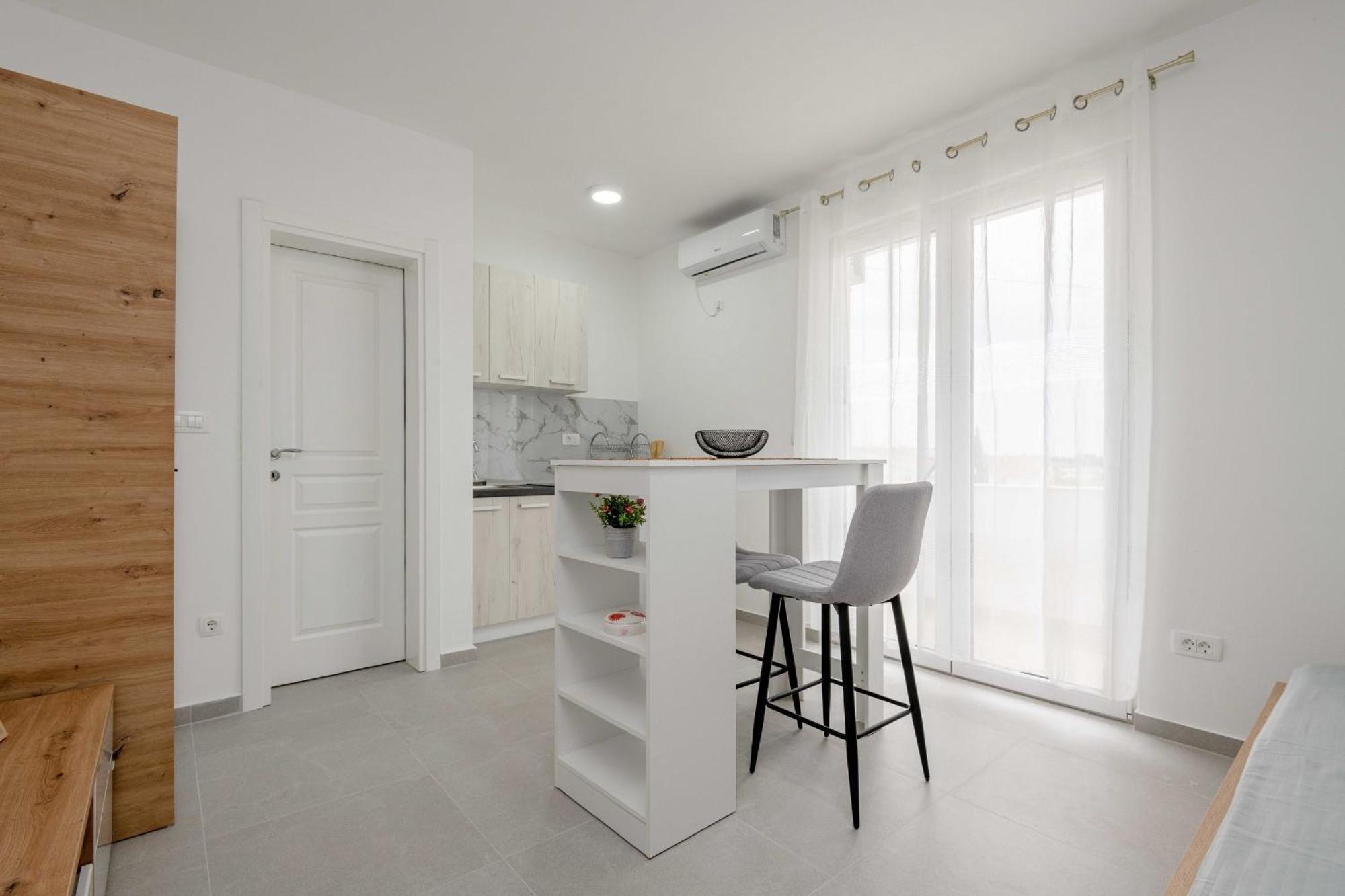 Apartments Milivojevic Bar Habitación foto